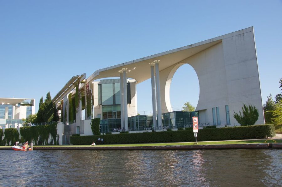 Berlin: Dinner Cruise on the Spree with Prosecco - Key Points Before You Go