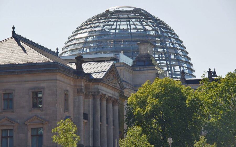 Berlin: Dinner Cruise on the Spree with Prosecco - Prosecco, Aperitifs, and the Cash-Only Bar Rule