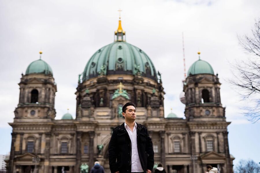 Berlin: Early Morning Private Photoshoot to avoid the Crowd - From the Lustgarten area to Berlin Dom and Humboldt Promenade