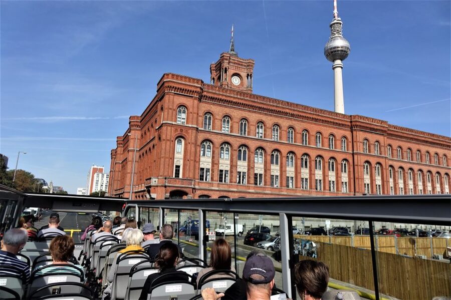 Berlin: East and West Hop-On Hop-Off Bus Tour - Winter Season Bonus: Mulled Wine at Brandenburg Gate