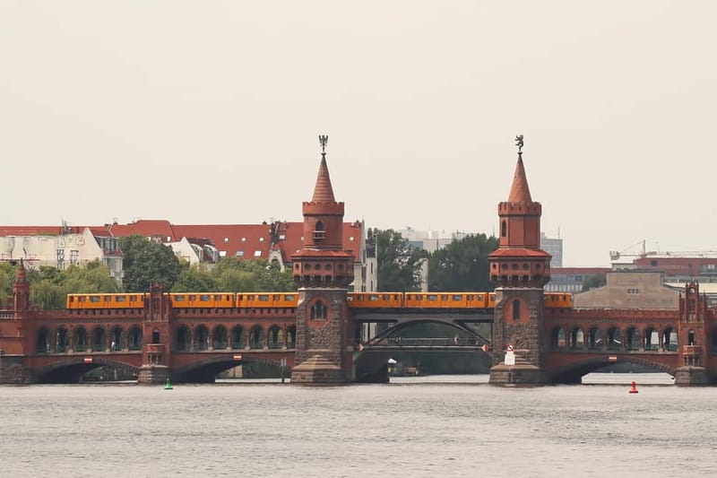 Berlin: East Side Gallery Spree Cruise in a Solar Catamaran - Meeting at Jannowitzbrücke and planning your timing