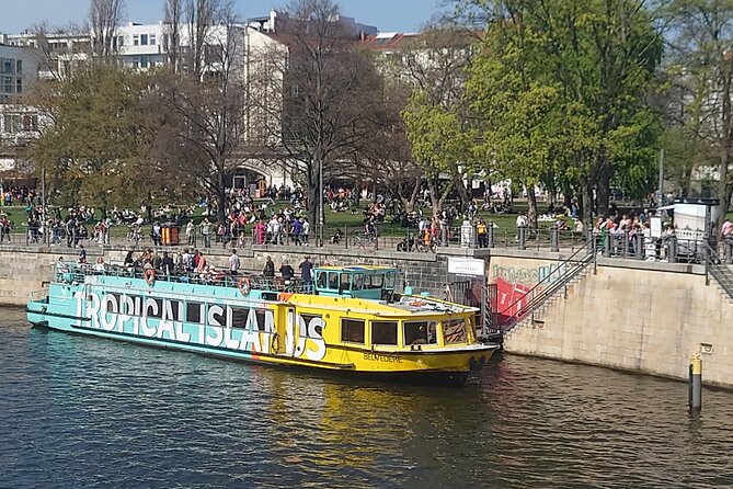 Berlin East Side Tour 2.5 hour cruise with commentary - Oberbaum Bridge, the Molecule Man, and the Spree between districts