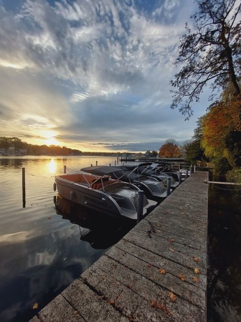 Berlin: Electric Boat Rental for self-driving 2 hrs - What to bring and the deposit requirement