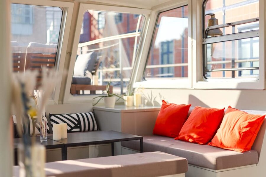 Berlin: Evening Boat Cruise – Romance & Moonlight - Should you book this Berlin evening boat cruise?