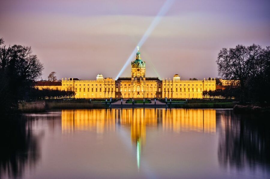 Berlin: Evening City Sightseeing Cruise - Comfort, seating, and why window glare can ruin a good plan