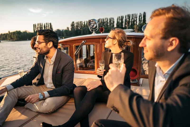 Berlin: Evening Yacht Cruise with Aperitif & Dinner Upgrade - Value for money: what $56 buys you, and when it’s an easy yes