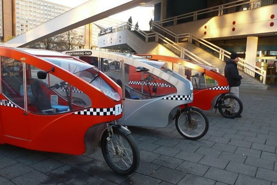 Berlin Express: Private 1-Hour E-Rickshaw Ride - Photo stops you will actually enjoy