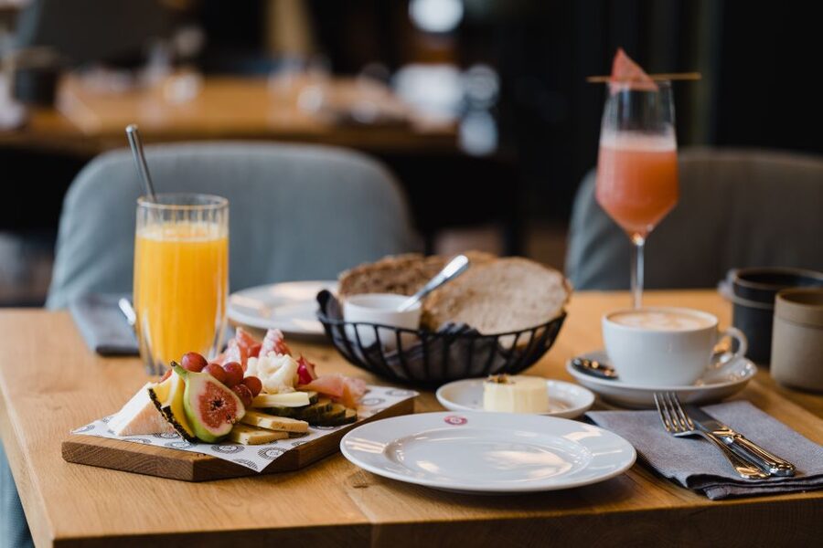 Berlin: Fine Dining Breakfast with Champagne in Schoneberg - Timing and fitting it into your Berlin morning