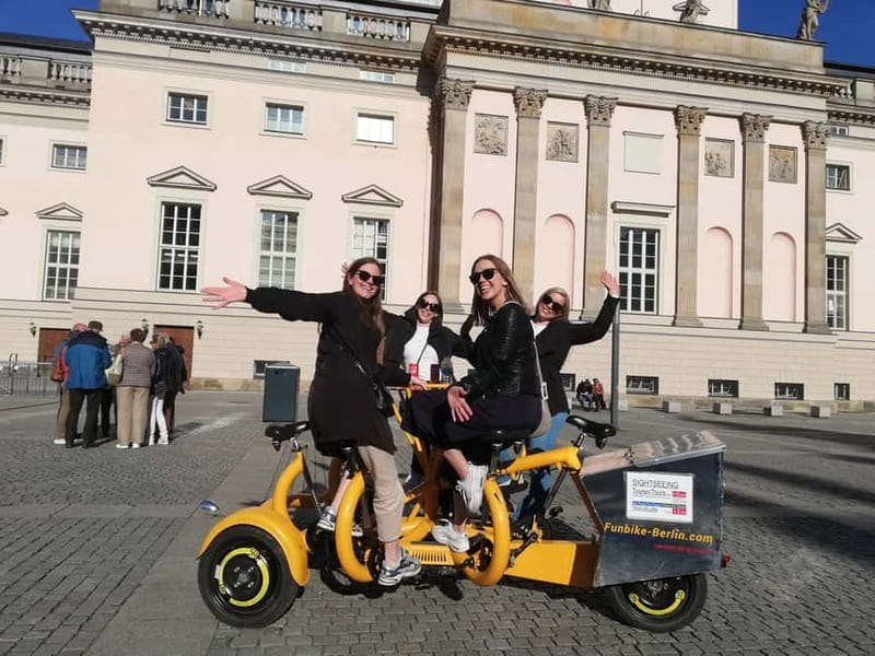 Berlin: Fun Private Guided Sightseeing Tours with Teambikes - What to expect day-of, from photos to pacing