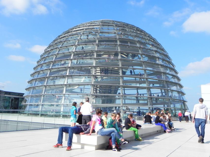 Berlin: Government District Tour and Reichstag Dome Visit - German vs English: the plenary hall difference you should plan for