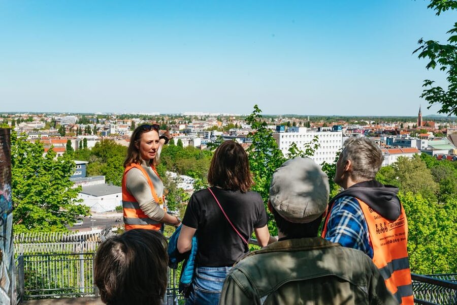 Berlin: Green City Guided Bike Tour - Why this Berlin green bike loop feels different