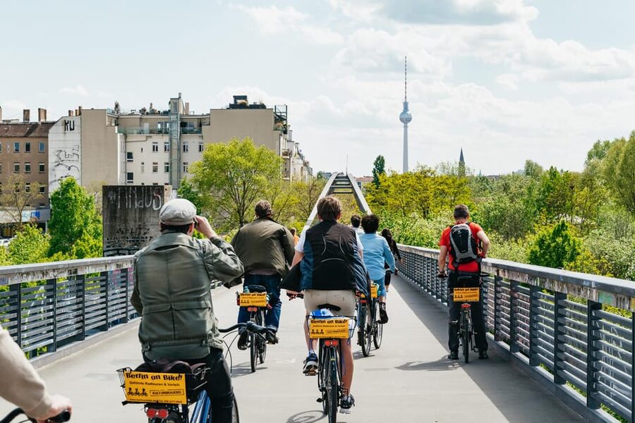 Berlin: Green City Guided Bike Tour - Choosing a bike that actually fits: part of the comfort equation