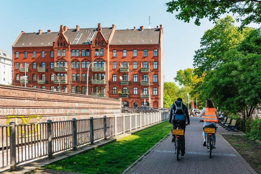 Berlin: Green City Guided Bike Tour - The ride north: Prenzlauer Berg toward Gesundbrunnen