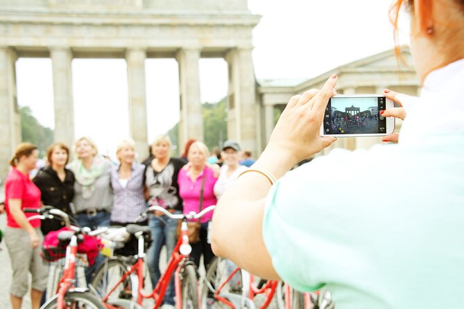 Berlin: Guided Private Bike Tour to Explore the Highlights - Key highlights to look for on this Berlin bike tour