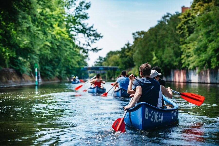 Berlin: Guided Tour by Canoe - Molecule Man: a stop built for photos and context
