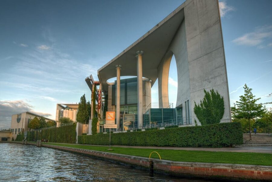 Berlin: Guided Walking Tour around the Reichstag - German Chancellery: What You Learn When You Cannot Go Inside