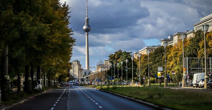 Berlin: Guided Walking Tour in English - Meeting at Rotes Rathaus, Then Getting Oriented Fast