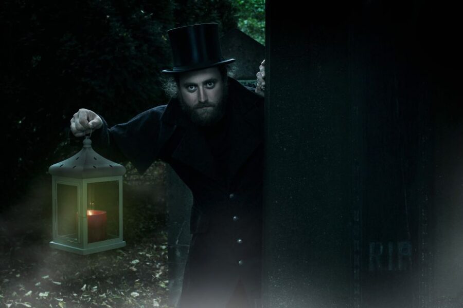 Berlin: Haunted Guided Live Theatre Tour in German - What the short distance means for your evening plan