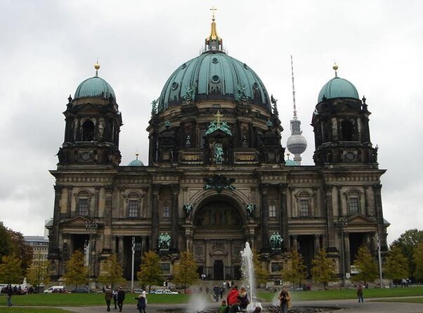 Berlin Highlights Self guided scavenger hunt and Walking Tour - Key things to know before you start
