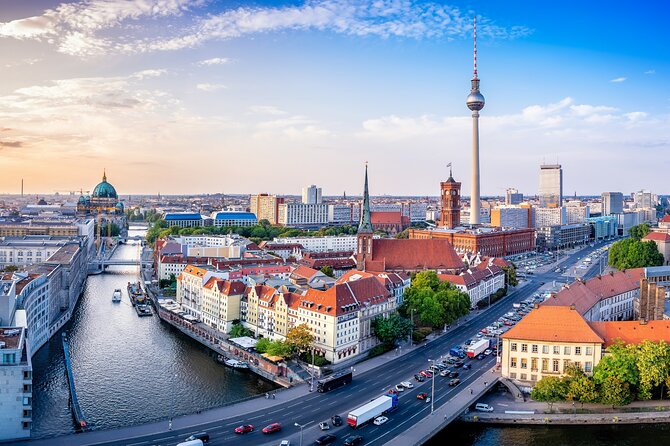 Berlin Highlights Self guided scavenger hunt and Walking Tour - How the Smartphone Riddles Work on the Ground