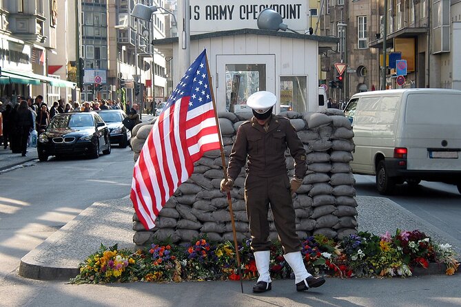 Berlin Highlights Walking Tour - Checkpoint Charlie: the Cold War you can stand on
