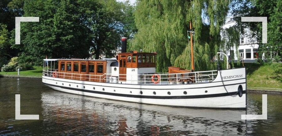 Berlin: Historic Boat Sightseeing City Center Tour - What You Are Paying For: A Short Cruise With Audio Guide and Real Onboard Service