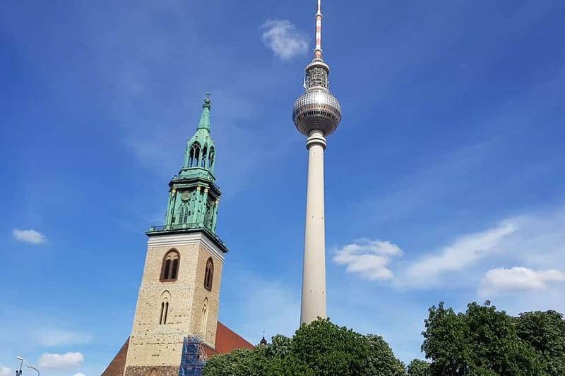 Berlin: Historic Center Walking Tour with a Real Berliner - Humboldt Forum and the reconstructed Berlin City Palace