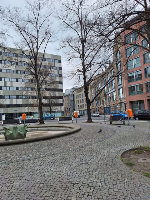 Berlin: Historic Jewish walking tour through the city center - Stop 2: Hausvogteiplatz and the Prussian Empire to Twenties Timeline