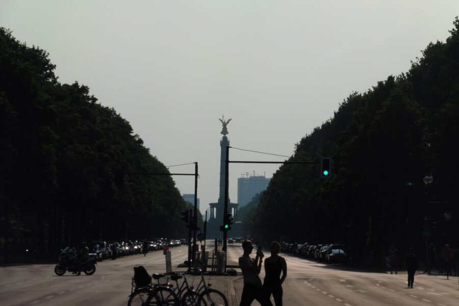 Berlin: Historical Sights & Berlin Wall Tour with a Berliner - Practical Comfort Tips Before You Go