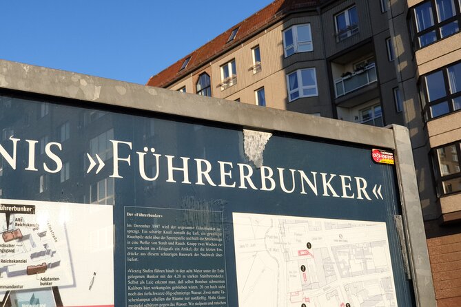 Berlin History Walking Tour with a French-Speaking Guide - Checkpoint Charlie: Seeing the Cold War’s Most Famous Stare-Down