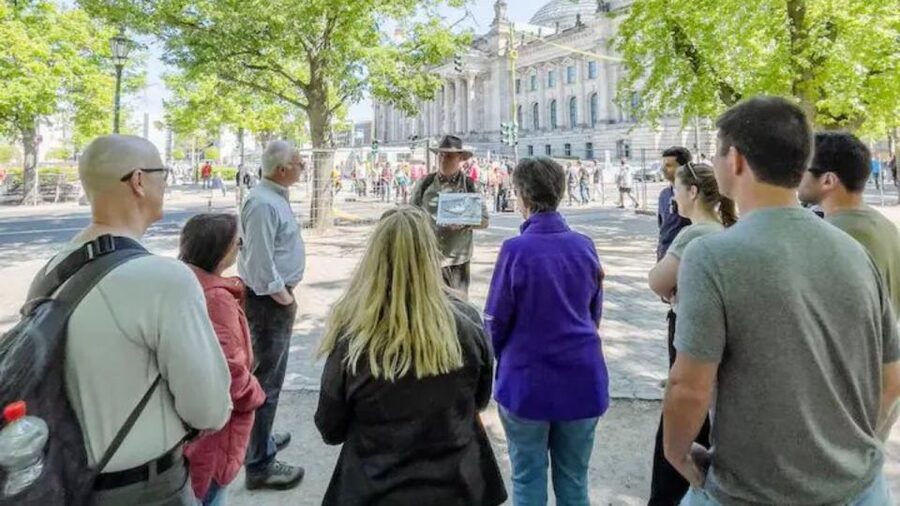 Berlin: Hitler's Berlin The Rise & Fall Guided Walking Tour - Key moments you will walk between