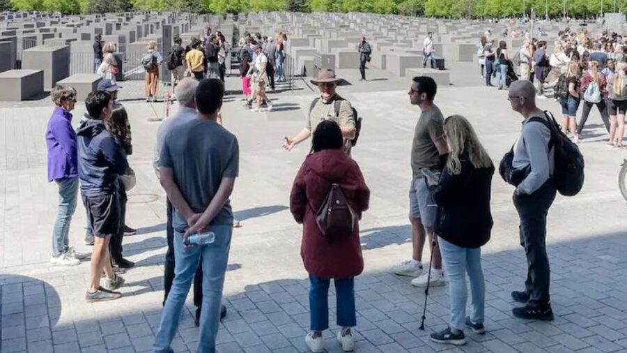 Berlin: Hitler's Berlin The Rise & Fall Guided Walking Tour - Where the tour starts near Brandenburg Gate