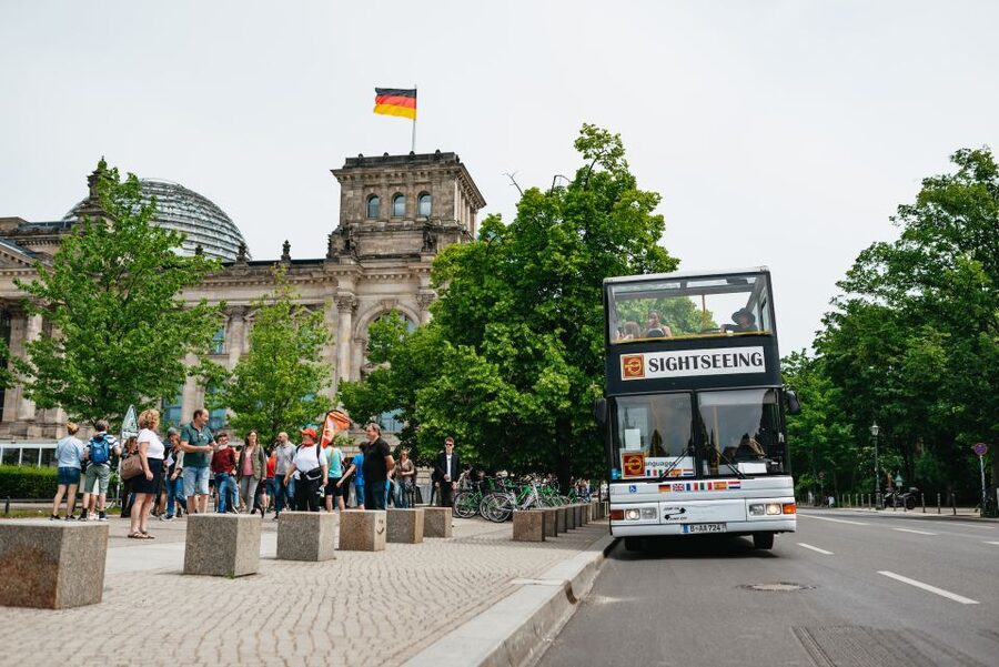Berlin: Hop-on Hop-off Bus Tour with Live Commentary - Live commentary makes the difference, even when the bus needs flexibility