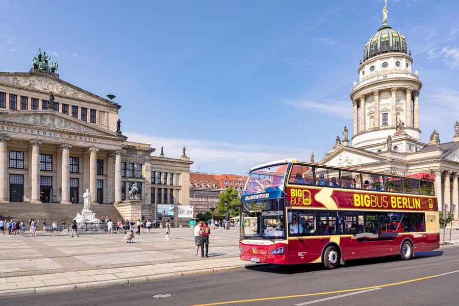Berlin: Hop-On Hop-Off Sightseeing Bus with Boat Options - Evening tour: Berlin Wall remnants and the Prenzlauer Berg and Kreuzberg drive