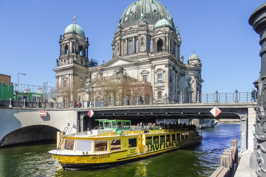 Berlin: Hop-On Hop-Off Sightseeing Bus with Boat Options - Tips to hop smarter, ride comfortably, and avoid daylight panic