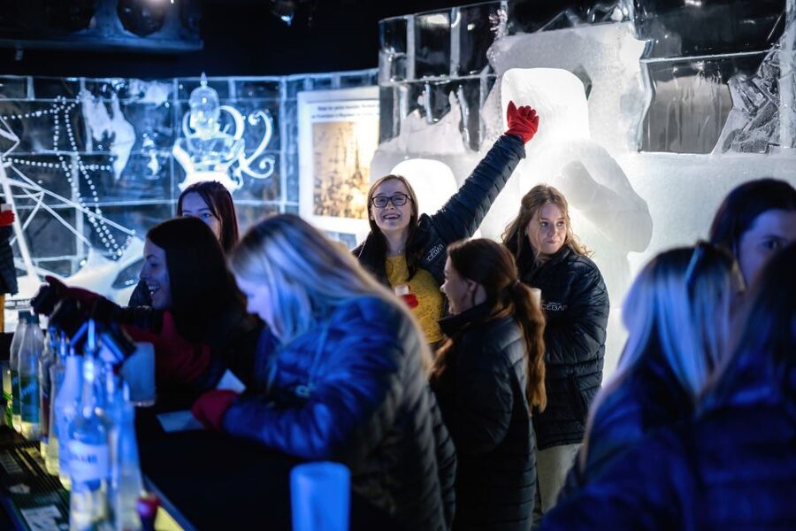 Berlin: Icebar Entrance with Complimentary Drinks - Timing reality: what 45 minutes feels like
