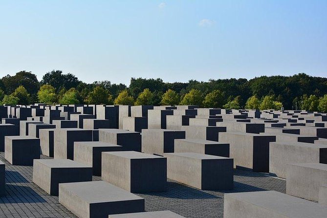Berlin in one day – day tour with an expert guide - Brandenburg Gate and Checkpoint Charlie, where the city turns cinematic