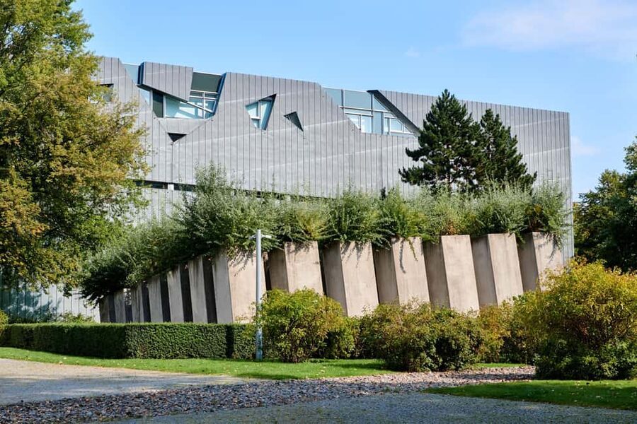 Berlin: Jewish Museum Highlights Tour - Price and value: $7 for entry and guidance makes sense