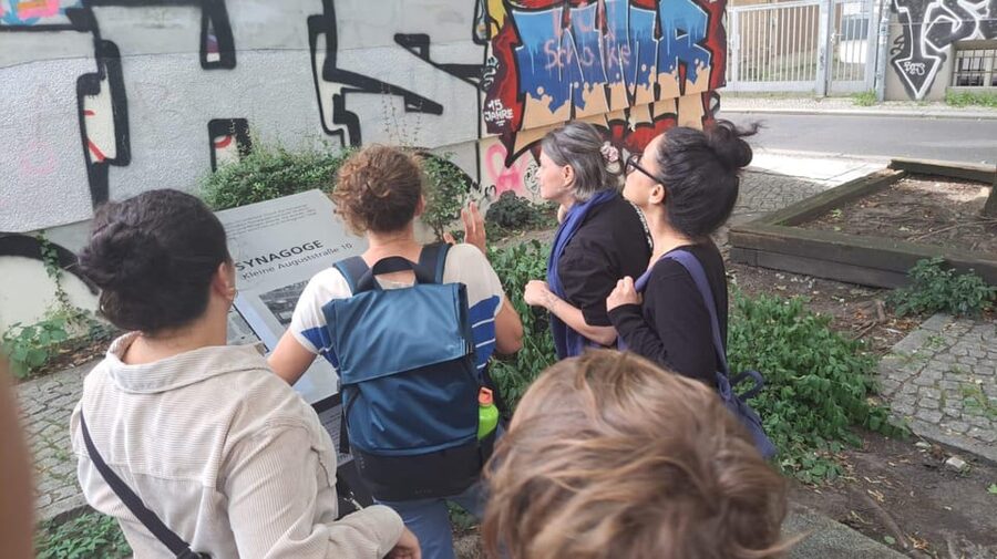Berlin: Jewish Walking Tour including World War II - Seeing the New Synagogue area and the shift from golden days to fracture