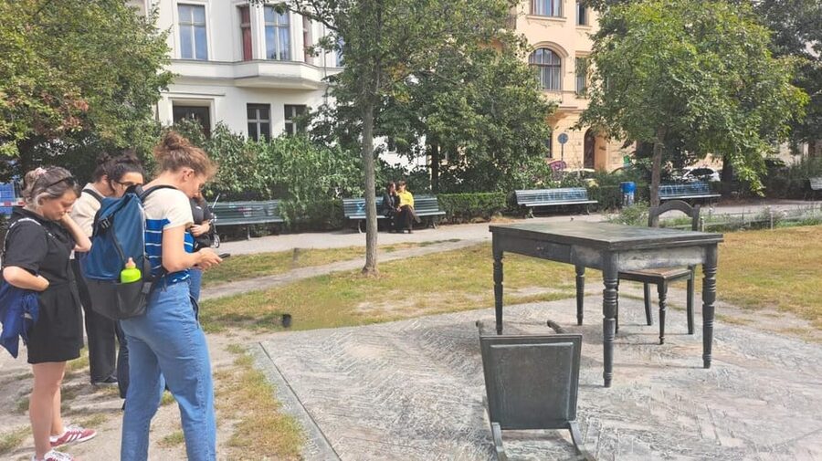 Berlin: Jewish Walking Tour including World War II - Moving west in Berlin and the arrival of Ostjuden