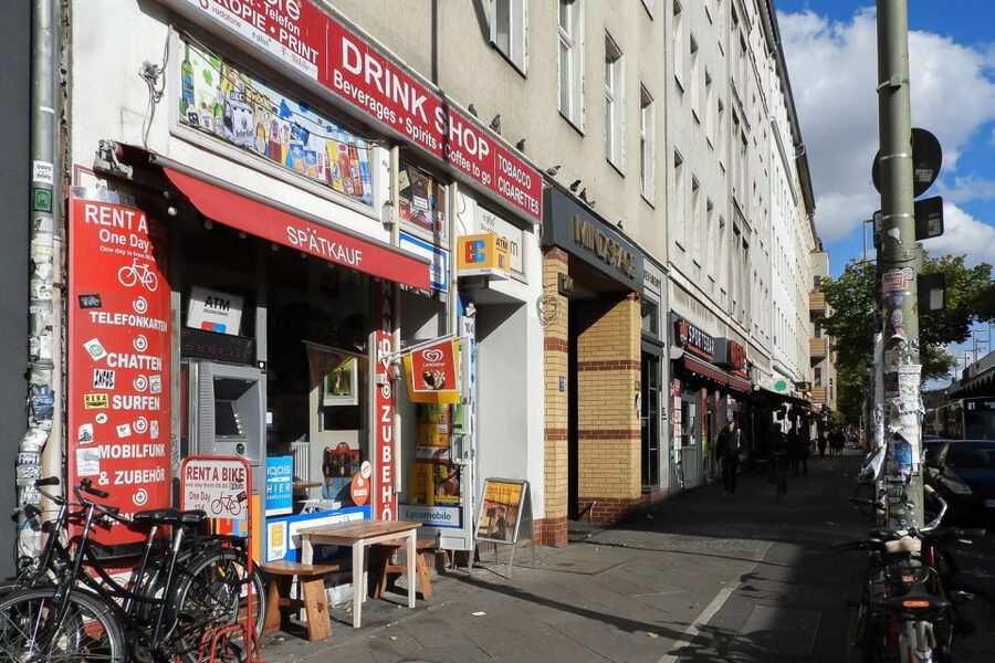 Berlin: Kreuzberg Guided Walking Evening Tour - Key highlights
