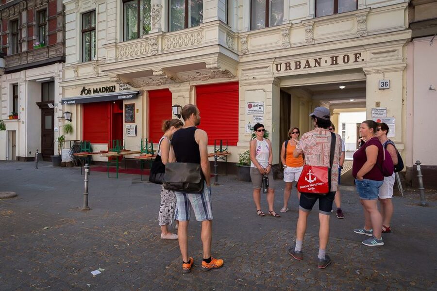 Berlin: Kreuzberg Guided Walking Evening Tour - Two hours in Kreuzberg, starting at Kottbusser Tor (Kotti)