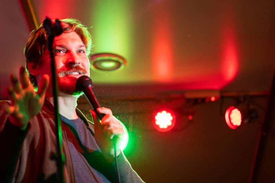 Berlin: Laughing Spree Comedy Show on a Boat - Finding the Floating Lounge by East Side Gallery