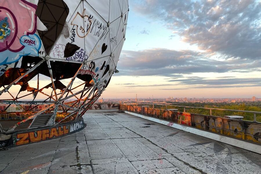 Berlin: Listening Station Teufelsberg Tour with Transfer - Why Teufelsberg feels different from most Berlin history stops