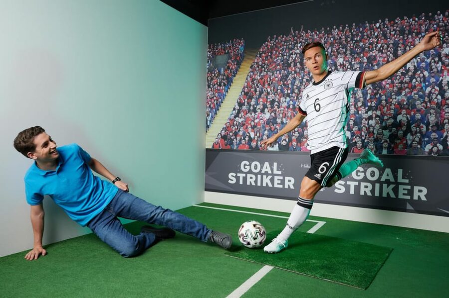 Berlin: Madame Tussauds Admission Ticket - A walk through 100 years of Berlin scenes