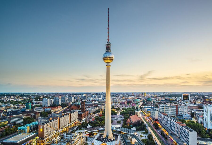 Berlin: Mitte Culinary Food Tour - Eating in Motion: Five Specialties Across Five Restaurants