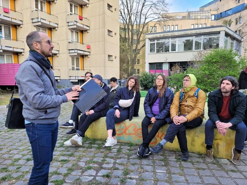 Berlin: Modernist Architecture Tour in the Hansaviertel - How to read modernism while walking (so it actually sticks)