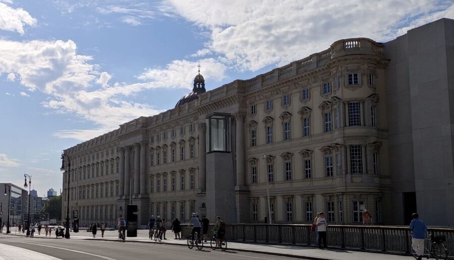 Berlin: Museum Island Guided Walking Tour - How Museum Island makes sense in two guided hours