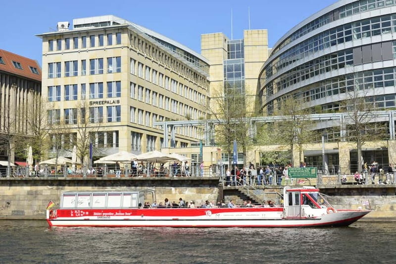 Berlin: Panoramic Boat Tour with Bilingual Audio Guide - Panoramic ship comfort: roof, windows, and what could affect your photos