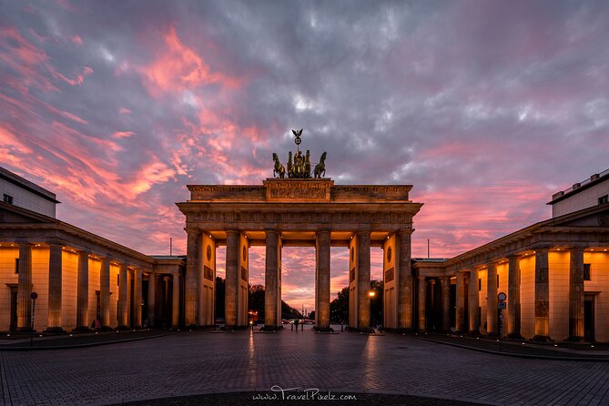 BERLIN PHOTO TOUR with a professional Photographer from Berlin - Why this Berlin photo walk starts at Pariser Platz and the Brandenburg Gate